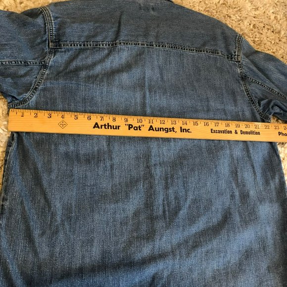 Vtg 90's Levi Strauss Red Tab Light Denim Metal Button Shirt sz M Loose Fit - Picture 6 of 7